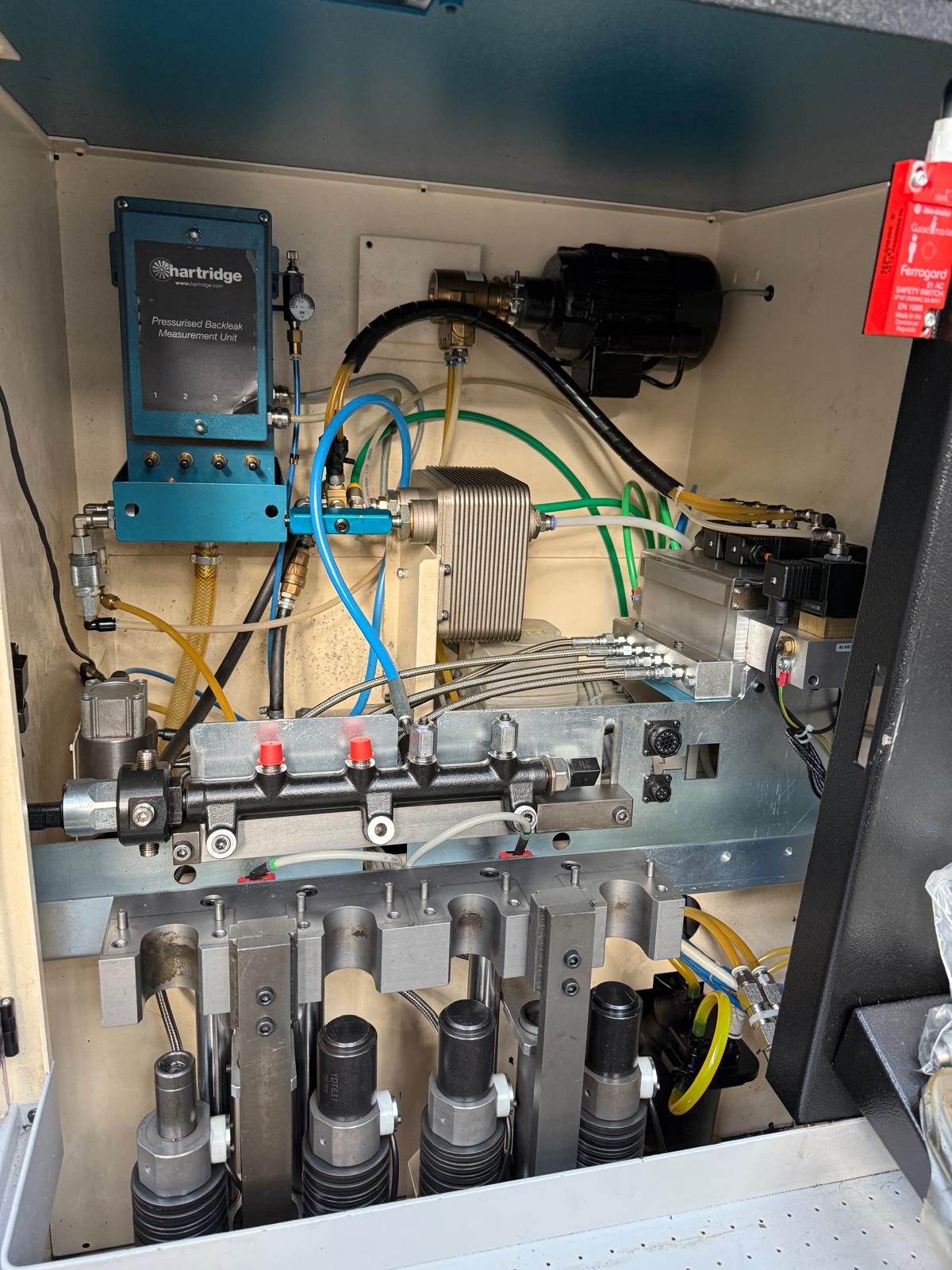 Hartridge CRi-PC Interior