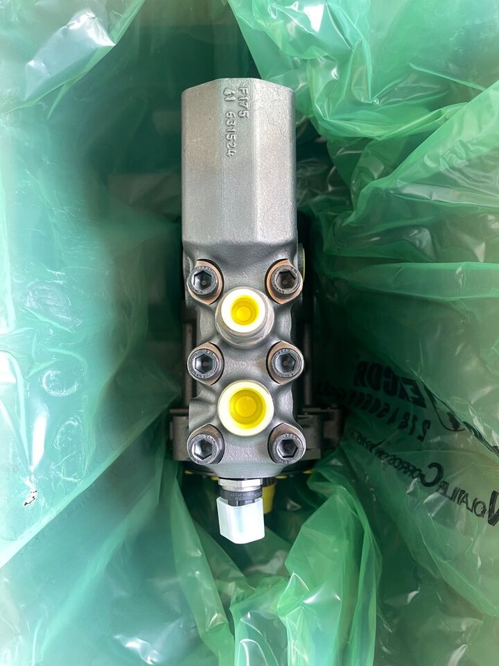 Bosch Diesel Fuel Injection Pump Cummins F00BC00121 5471751 QSK19